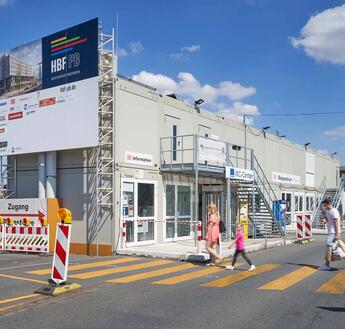Das Interims-Reisezentrum der Deutschen Bahn in Paderborn stellt die Kundenbetreuung während der Bauzeit sicher